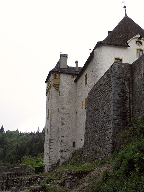 La façade sud du château de Valangin