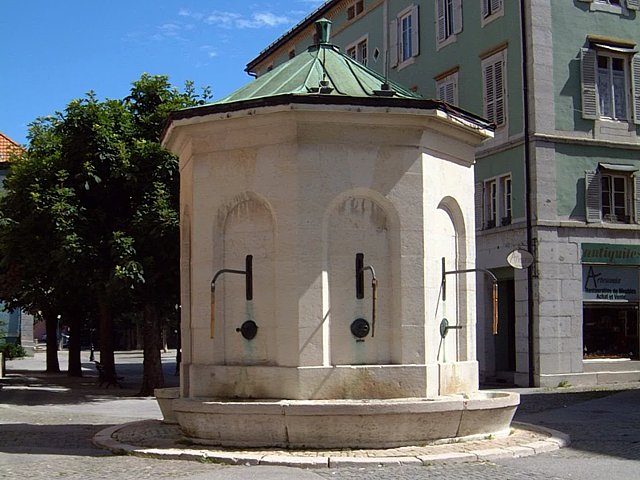 La Chaux-de-Fonds, fontaine aux six pompes