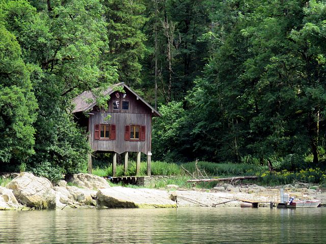 Petite maison sur les rives du Doubs