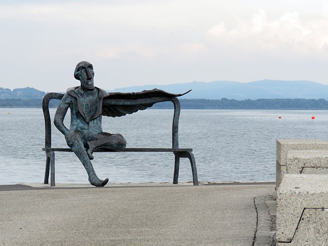 La statue du port de Neuchtel
