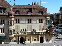 Maison aux élégantes tourelles à Neuchâtel