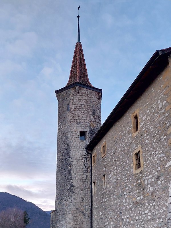 La tour du chteau de Boudry