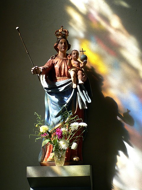 L'glise catholique de Cressier, la vierge et l'enfant