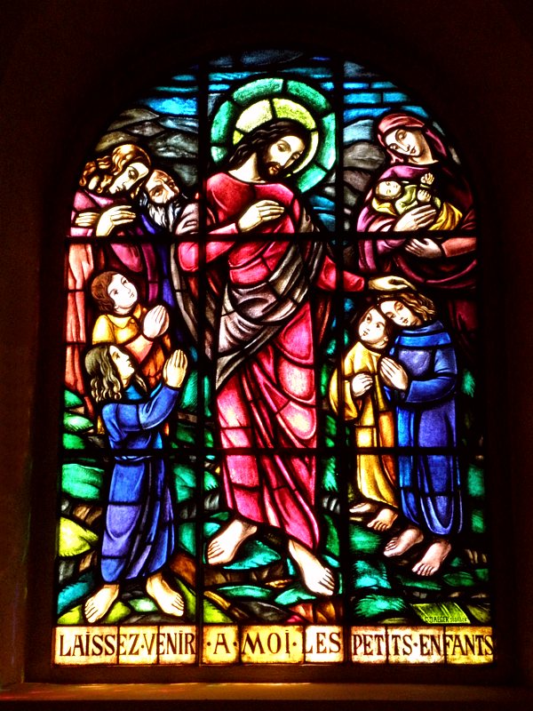 Eglise Saint-Pierre, vitrail de C. Jaeger