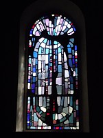 Eglise Saint-Pierre, vitrail de J-P Perregaux