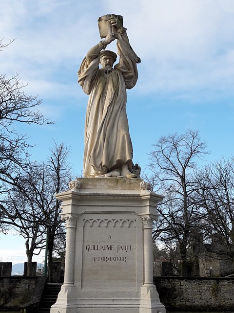 Les 2 tours de la collégiale de Neuchâtel