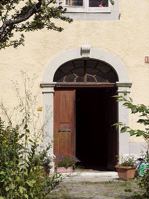 Porte d'une ancienne ferme de La Chaux-de-Fonds
