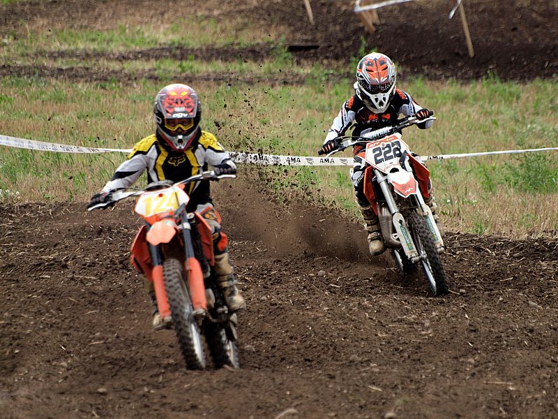 Motocross dans la vall�e des Ponts