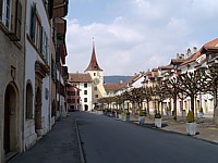 La place centrale du vieux bourg du Landeron