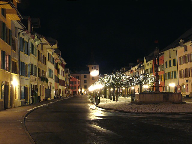 Le bourg du Landeron, la nuit