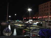Le port de Neuchâtel la nuit