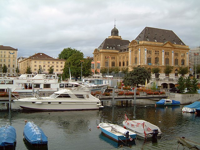 Le port de Neuchâtel au petit matin