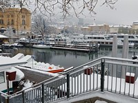 port de Neuchâtel sous la neige